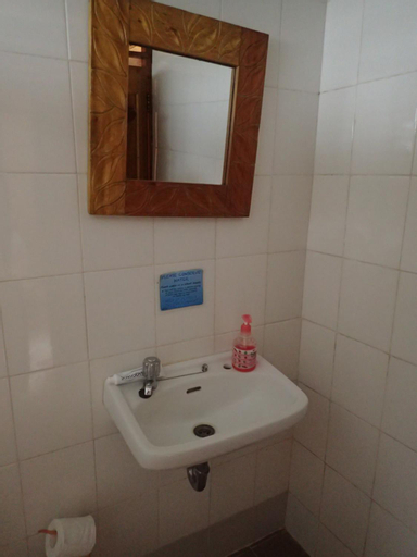 Bathroom 4