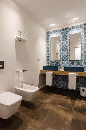 Bathroom 4, Plebis - Camere & Suites in Sicilia nel centro storico di Catania, Catania