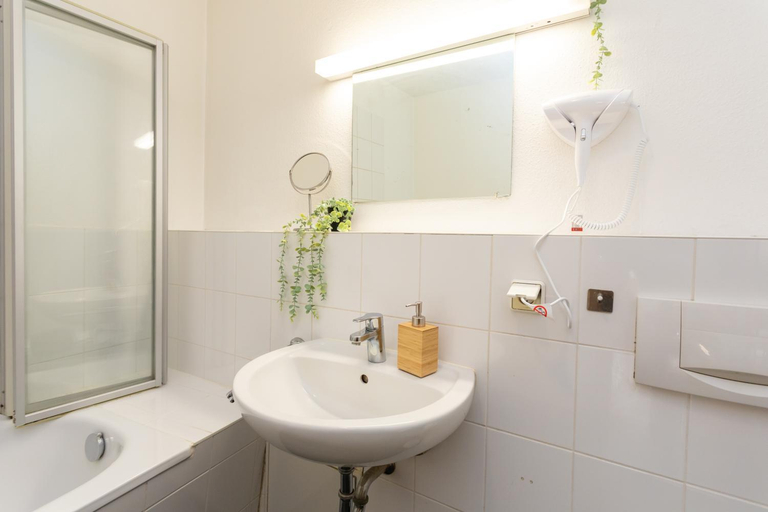 Others 2, FullHouse - Halle - R6 Apartments - SmartTV - Nespresso, Halle (Saale)