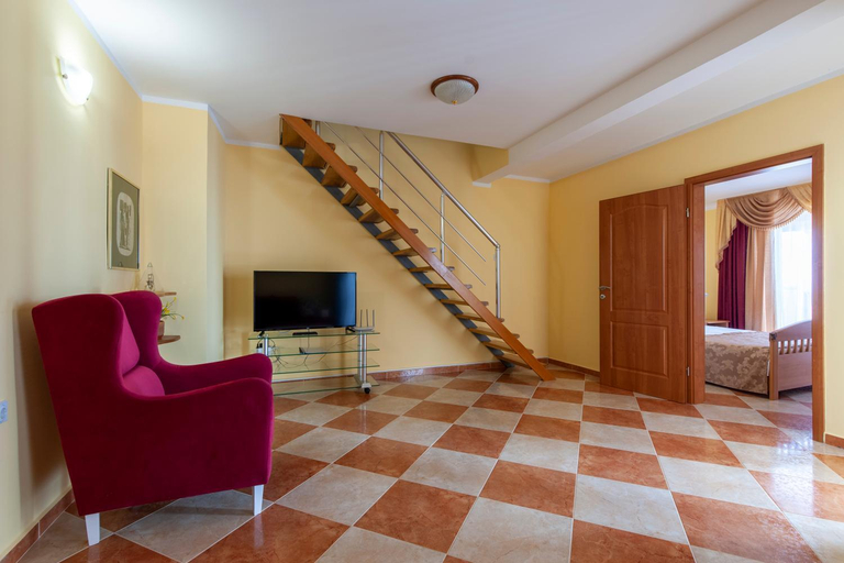 Others 4, Villa Orpheus