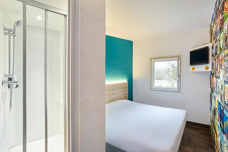 Bedroom 4, Hotelf1 Lyon Saint Priest, Rhône