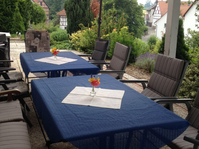 Food & Drinks, Schone Ferienwohnung mit Terrasse in Homberg, Schwalm-Eder-Kreis