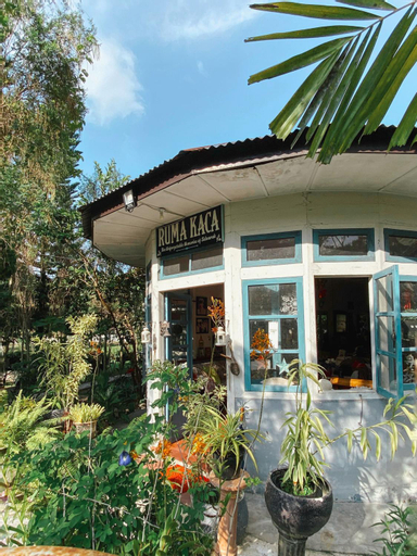 Exterior & Views 1, Ruma Kaca Simanindo Bed&Breakfast, Samosir