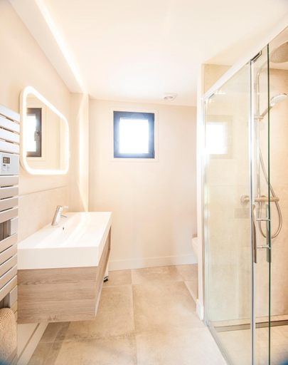 Bathroom, Le Pave de la Croix Blanche, Nord