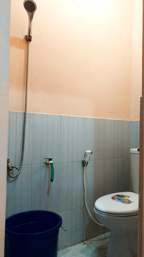 Bathroom 2, Ganendra Syari'ah Guesthouse, Wonosobo