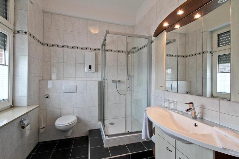 Bathroom 5, Hotel Jammerkrug, Recklinghausen