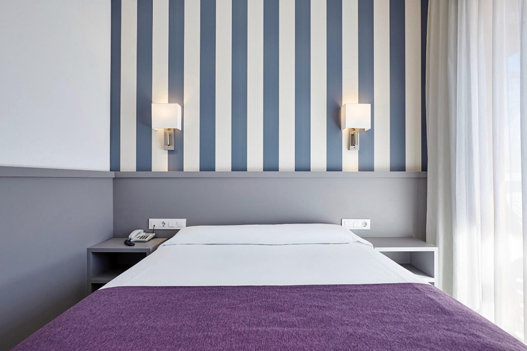 Bedroom 3, Hotel Surf Mar, Girona