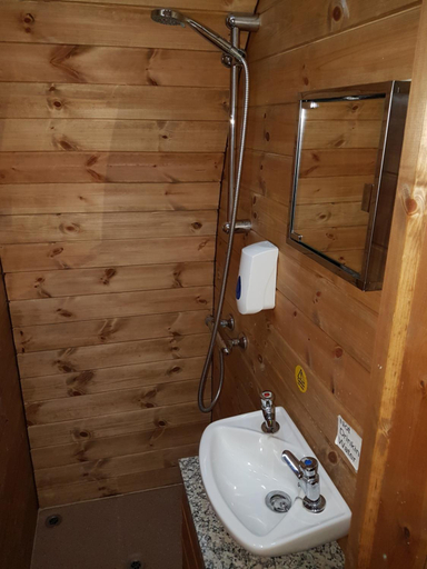 Bathroom 3, Suitehuts @ Silverstone, Northamptonshire
