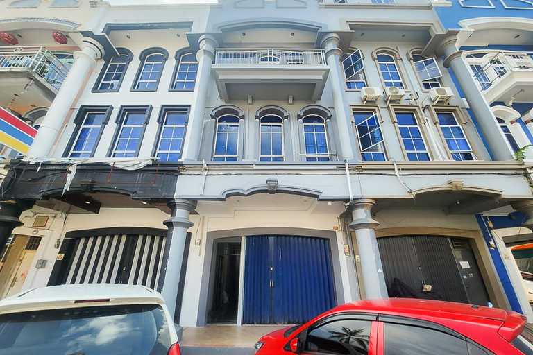 Exterior & Views 2, Urbanview Hotel near DC Mall Crown Homestay Batam, Batam