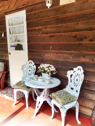 Others 2, Curtis Cottage, Tamborine Mountain