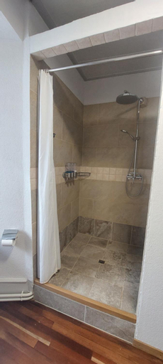 Bathroom 7