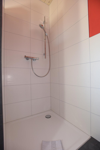 Bathroom 5, Die Wein Bleibe, Baden-Baden
