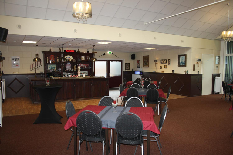 Food & Drinks 4, Hotel Cafe Restaurant Snackbar Beerzerveld, Ommen