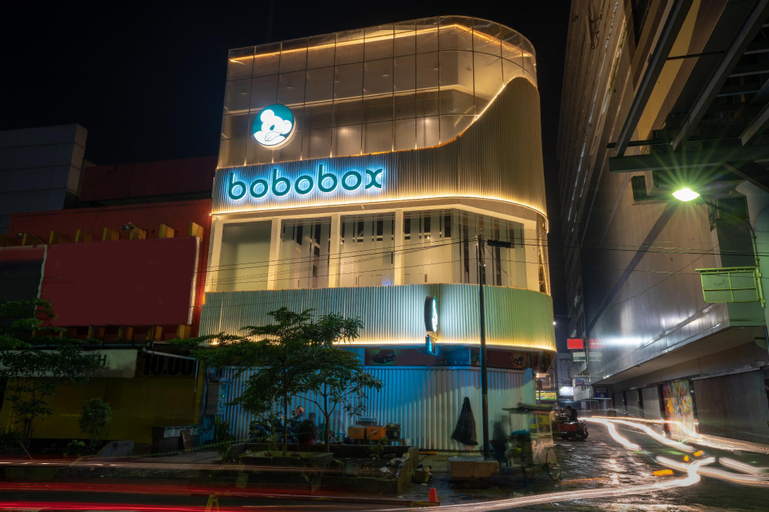 Exterior 2