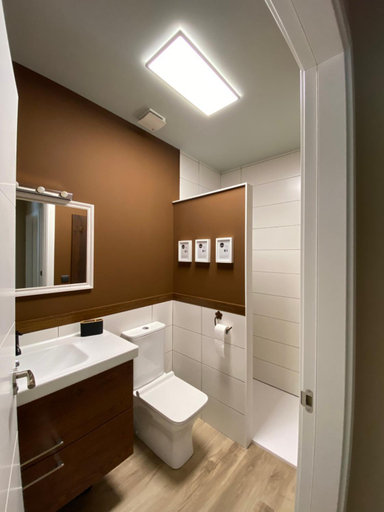 Bathroom 3, Casa Aturuxo, Lugo