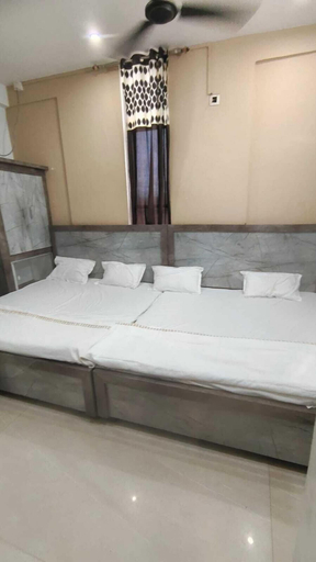 Bathroom 4, THE PACHOURI HOTEL & RESTAURENT, Karauli