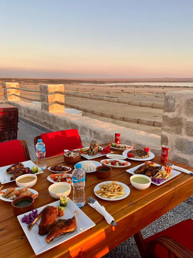 Food & Drinks 4, Tache By The Lake, Unorganized in Al Qahirah