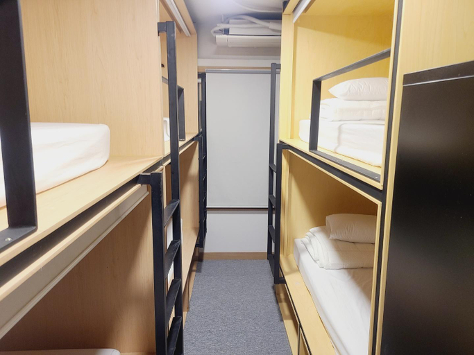 Bedroom 27