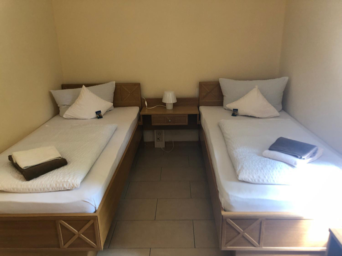 Bedroom 3, Hotel Berghof, Eifelkreis Bitburg-Prüm