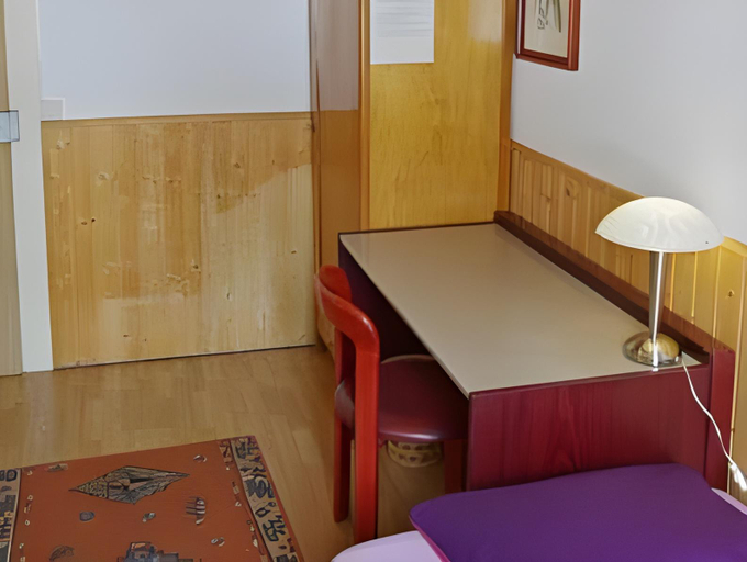 Bedroom 3, Maison d'hotes de la Gare, La Gruyère