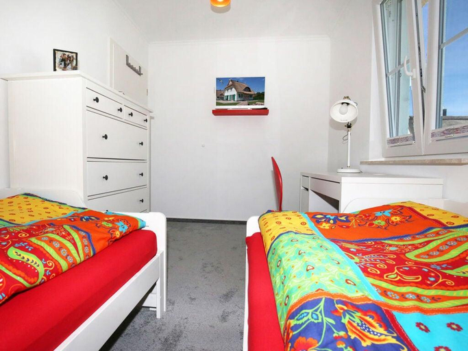 Others 5, Droom unter Reet 2 Comfortable holiday residence, Rostock