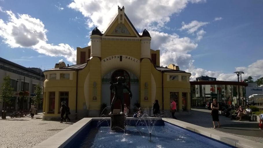 Exterior 3
