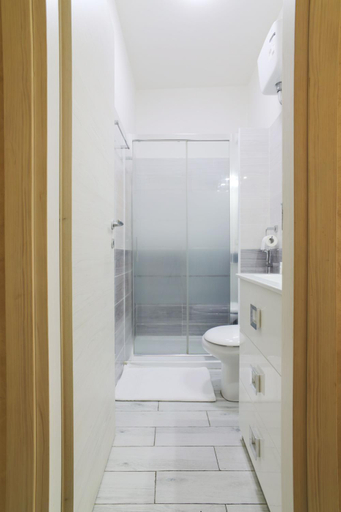 Bathroom, Rome Place, Rome
