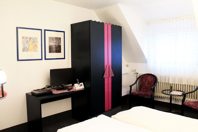 Bedroom 3, Hotel-Landgasthof Gruner Baum - Dittigheim, Main-Tauber-Kreis