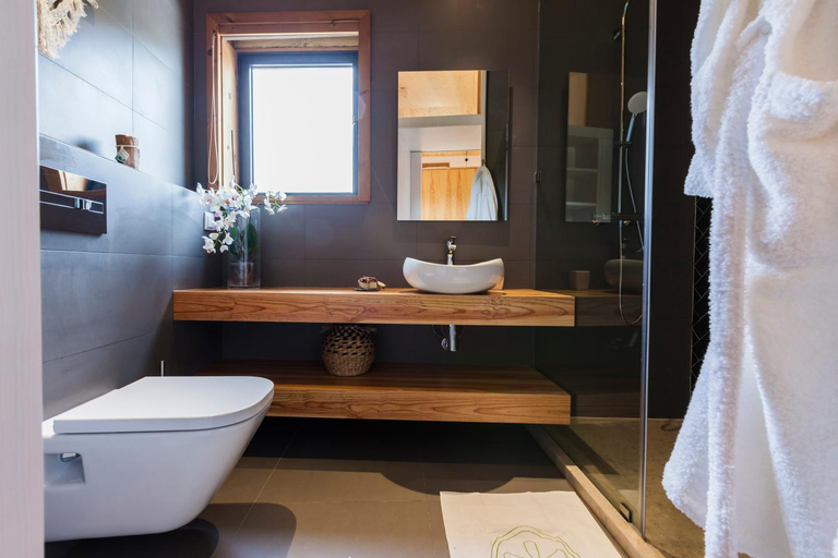 Bathroom 4, Bukubaki Eco Surf, Peniche