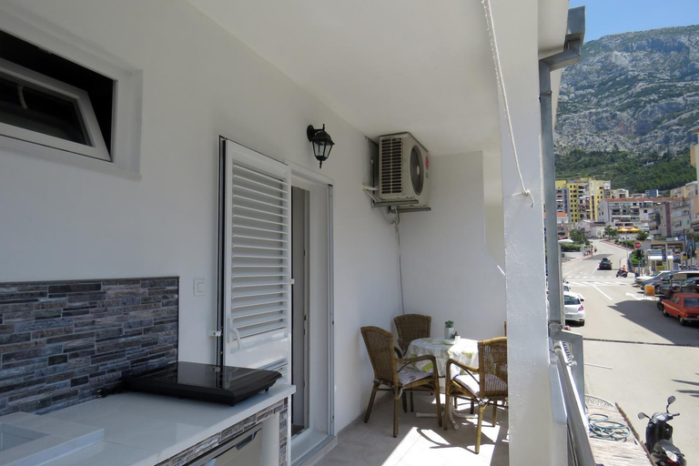 Others 5, Lux Dalmatia I & R, Makarska