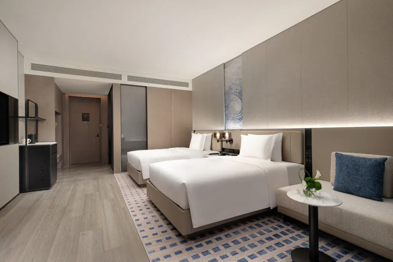 Crowne Plaza JINGMEN by IHG - Tap to explore photos