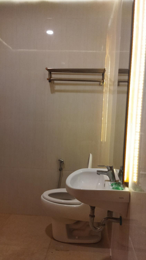 Bathroom 14
