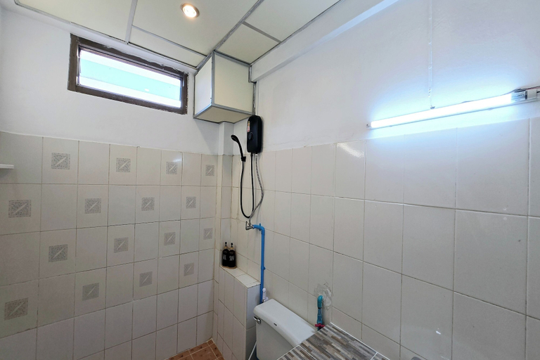 Bathroom 3, MT Friend Home & Hostel, Pulau Phuket