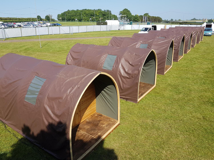3, Suitehuts @ Silverstone, Northamptonshire