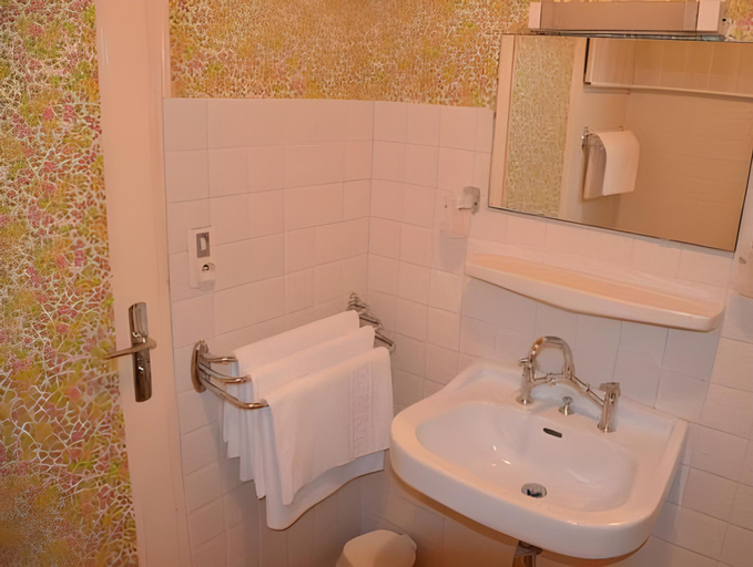 Bathroom 3, Relais Mont Jura Adults Only, Ain