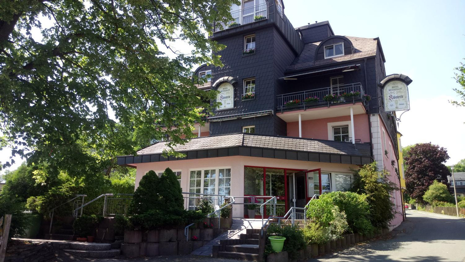 Kloesterle, Hof