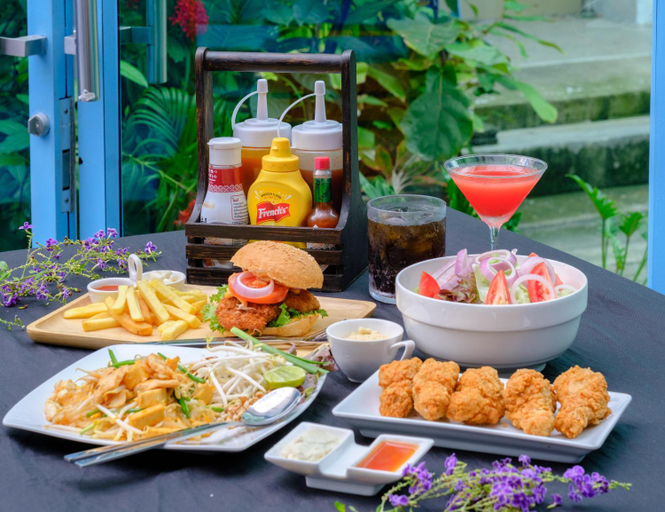 Food & Drinks 5, Bodega Bangkok Soi 23, Wattana