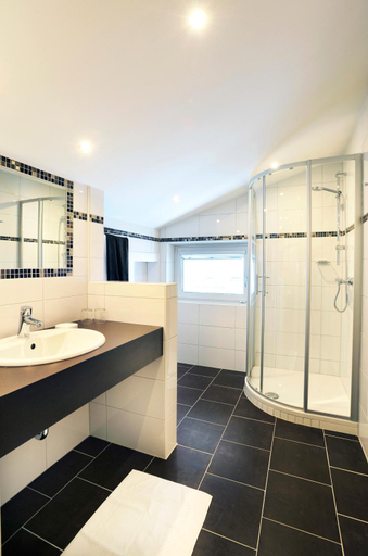 Bathroom 3, Gastehaus Eder, Sankt Johann im Pongau