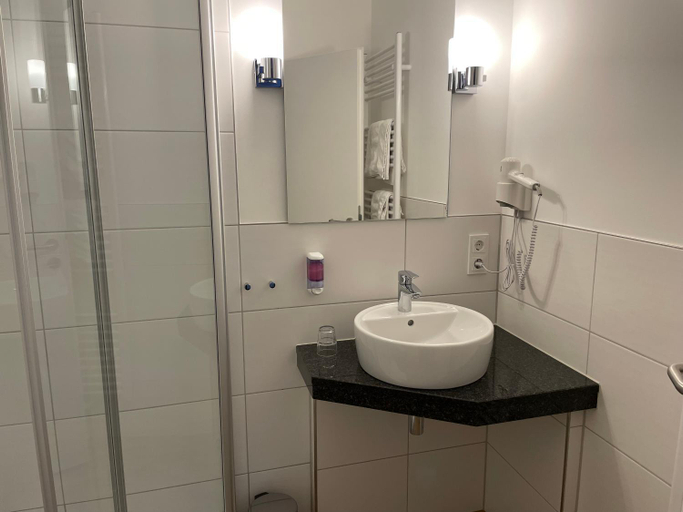 Bathroom 3, Dom Hotel, Osnabrück