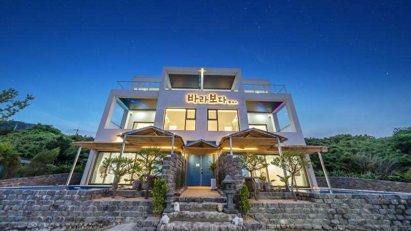 Pohang Overlooking Pool Villa, Pohang