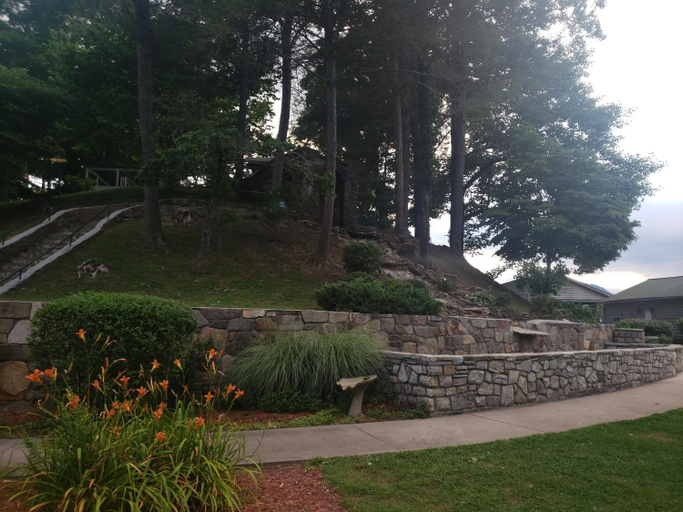 Others 3, Nantahala Village, Swain