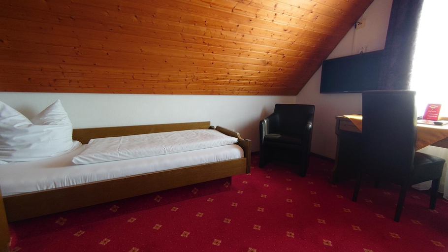 Bedroom 2, Hotel Landgasthof Fromm, Heilbronn