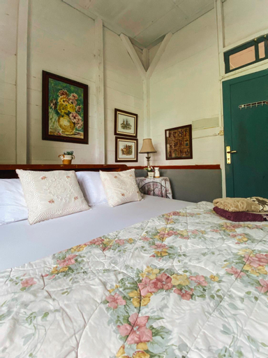 Bedroom 2, Ruma Kaca Simanindo Bed&Breakfast, Samosir
