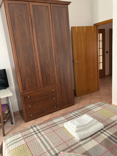 Others 2, B&B Marsiglia, Sassari