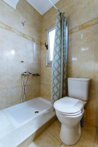 Bathroom 2, Lazaretta apartment, Crete