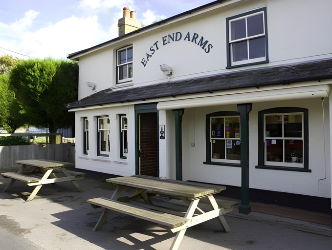 Others 5, The East End Arms, Hampshire