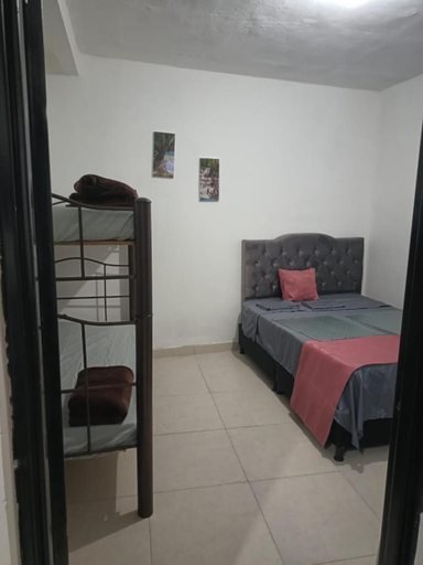 Bedroom 2, Hotel Policarpa, Guaduas
