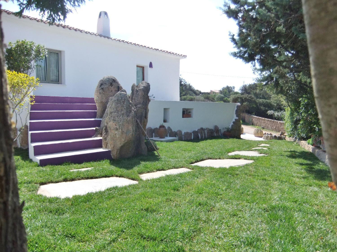 Others 2, Residenza Nialiccia, Olbia-Tempio