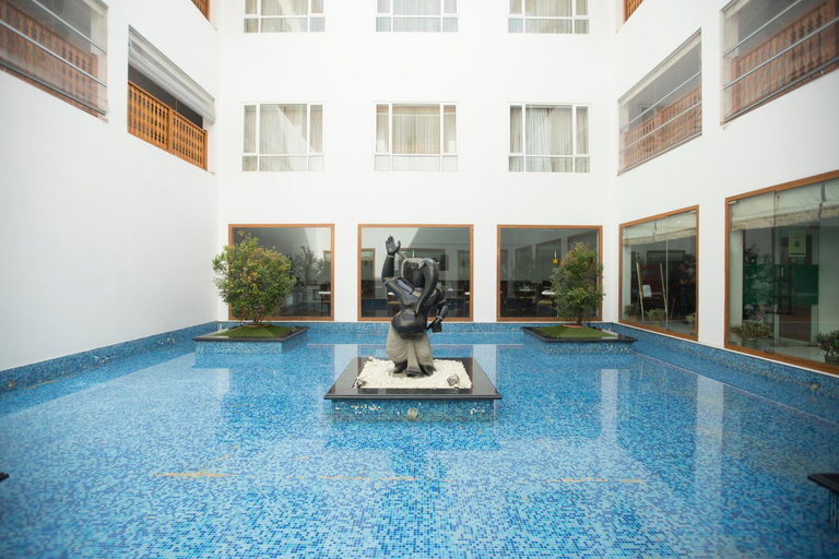 Sport & Beauty 5, Devaragam, 300 Meters from Temple, Thrissur