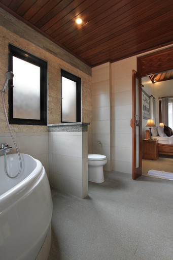 Bathroom 12